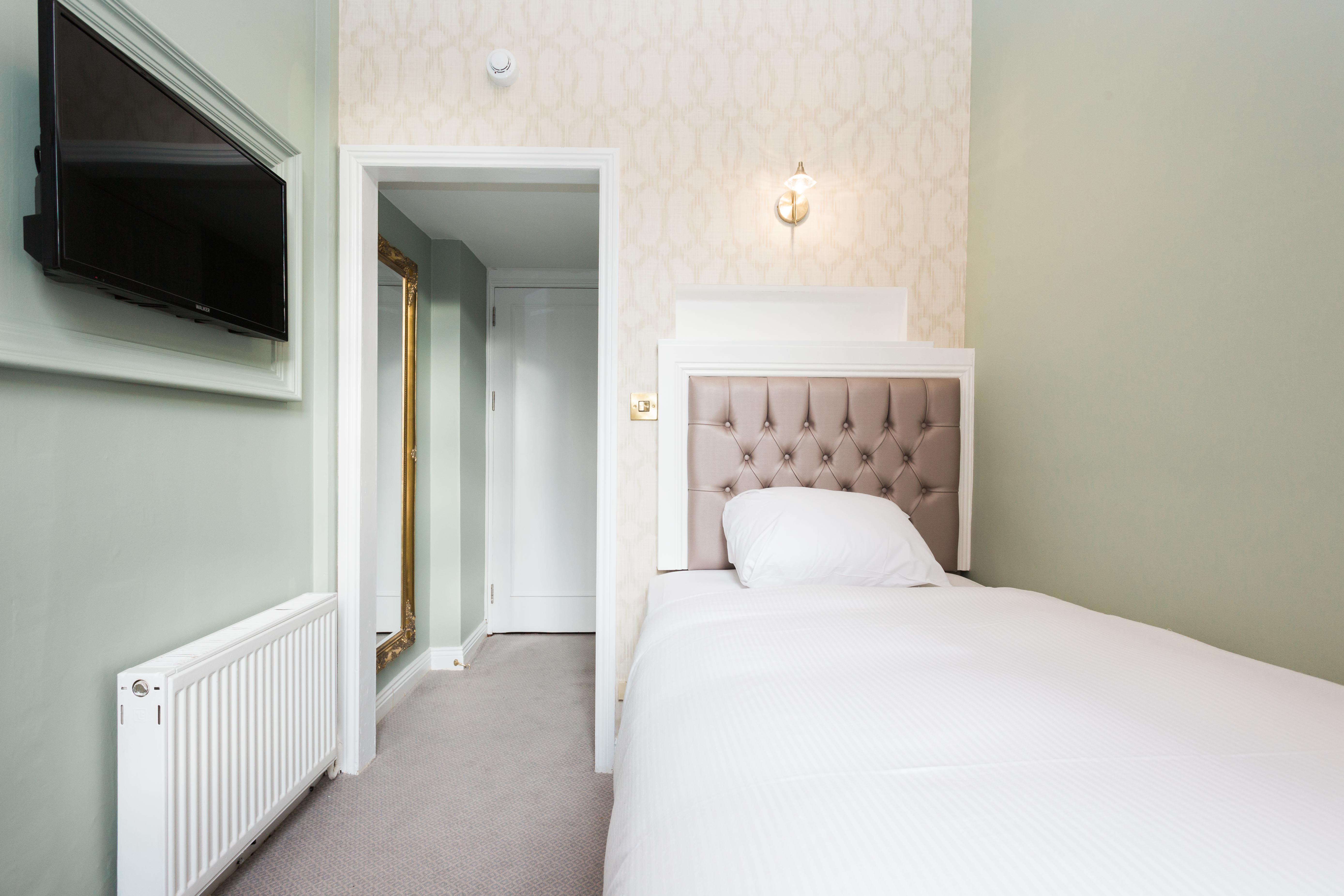Stauntons On The Green Hotel — Photos 1